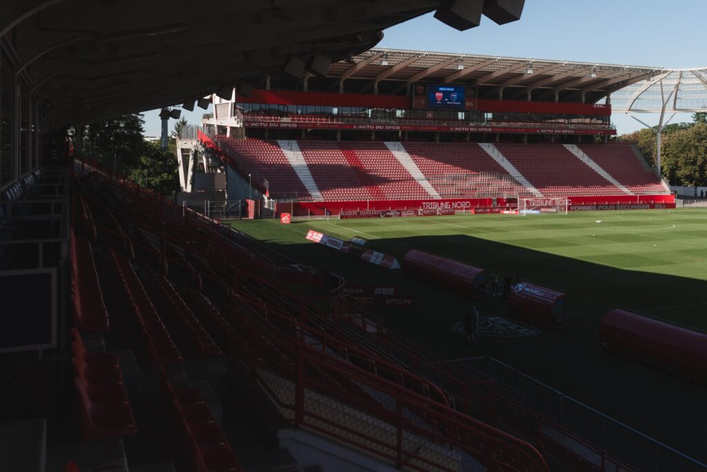 Stade Gaston-Gérard, tribune nord vue depuis la tribune ouest. Dijon, Bourgogne, France