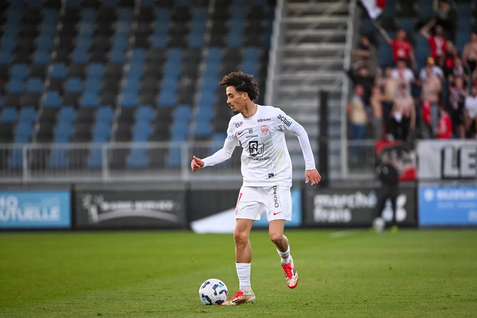 Adel Lembezat et les Dijonnais avaient réussi à s'imposer à l'extérieur contre Versailles la saison passée, dans un match avec certes moins d'enjeu.