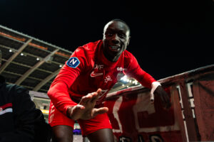 Il n'a pas fait exprès sur le premier, mais nul doute qu'Ismail Diallo a délibérément voulu casser les filets sur son deuxième but.