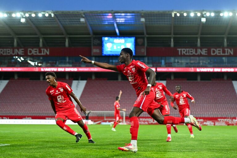 DFCO 2-0 Villefranche : dans un fauteuil