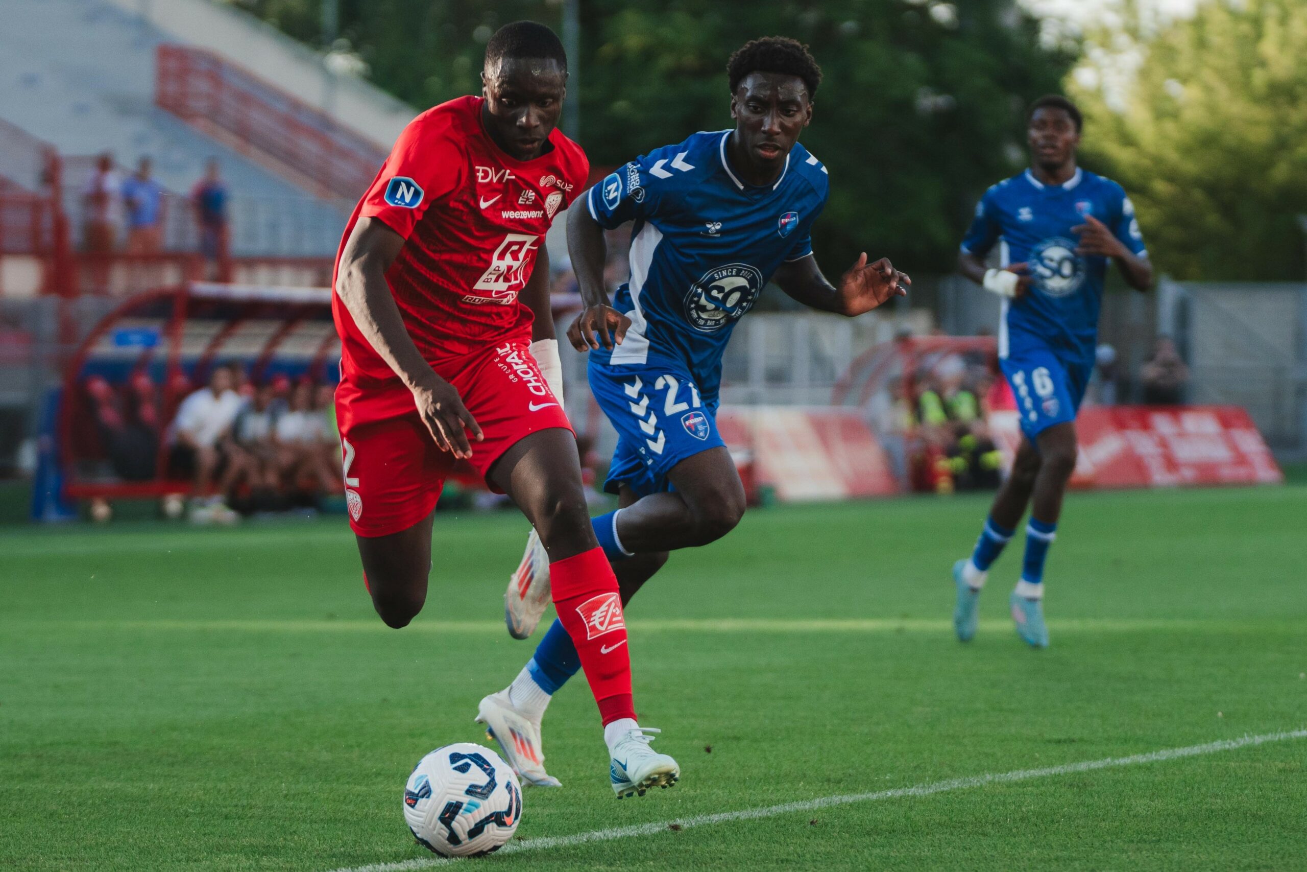 National (J34) – Regardez le match Bourg-Péronnas – DFCO et le multiplex en direct !