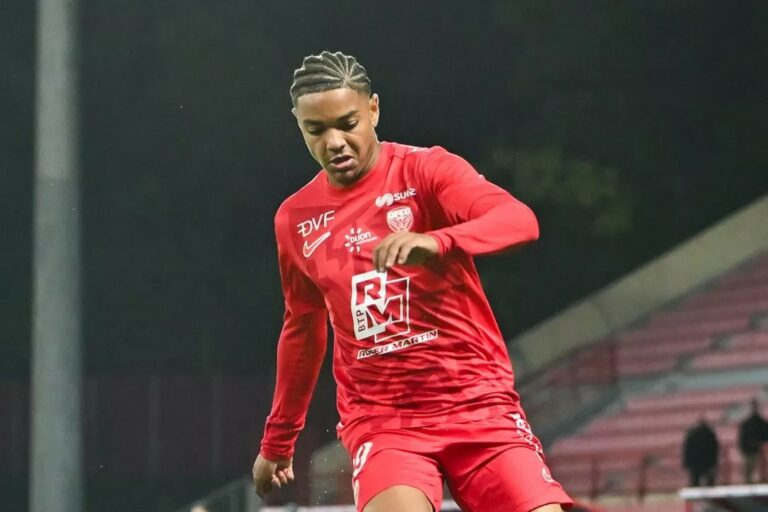 National (J10) – Regardez le match DFCO – QRM (4-1) en direct !