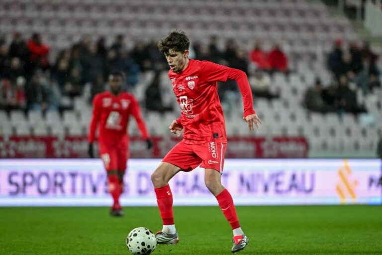National (J27) – Regardez le match DFCO – Versailles (3-1) en direct !