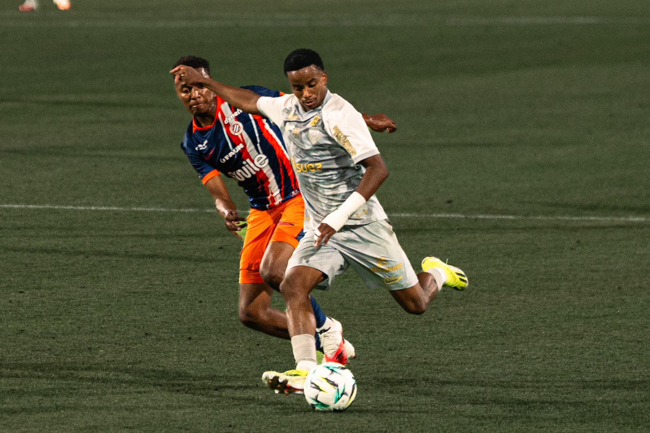 Ligue 2 (J9) – Suivez le match Reims – DFCO en direct !